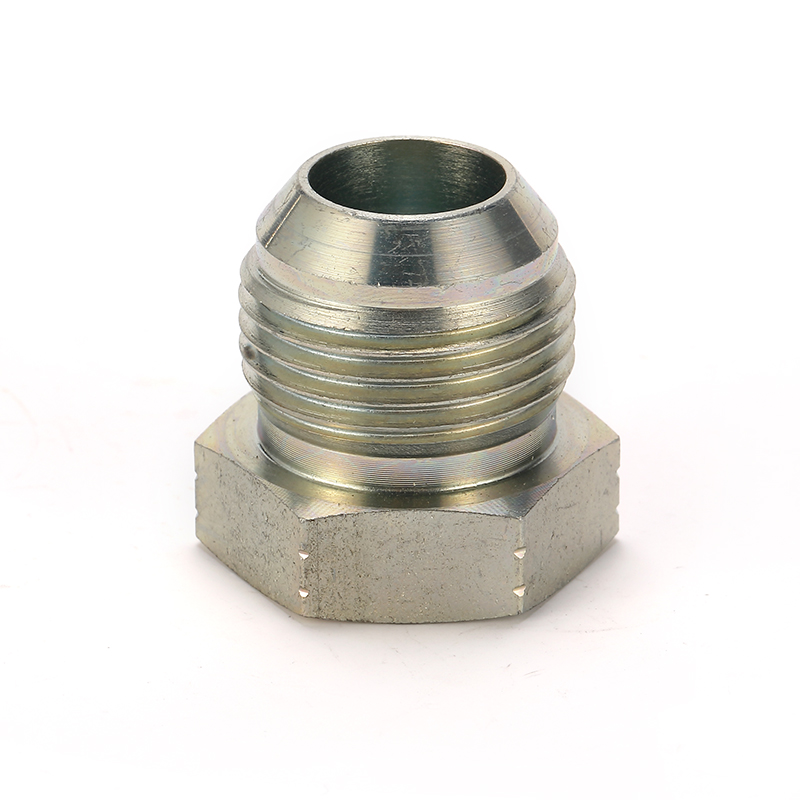 Metrischer Stecker 4Q
   